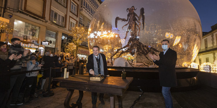 El conselleiro de Sanidade llama a Caballero para pedirle “vigilancia” en Vigo