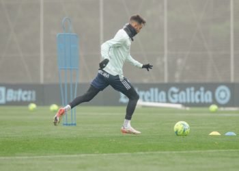 Coudet deja a su equipo sin descanso tras la derrota ante el Valencia