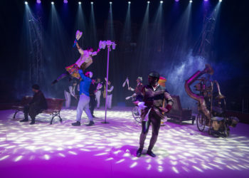 El Circo de Navidad de Vigo realizó este jueves su ensayo general para afinar su puesta a punto de cara a la función inaugural del próximo sábado (18:30 horas). VIGOÉ pudo asistir a las pruebas realizadas por los artista. Este viernes y el sábado por la mañana repetirán los ensayos. Ya no hay entradas disponibles para la inauguración tras agotarse las más de 550 butacas.