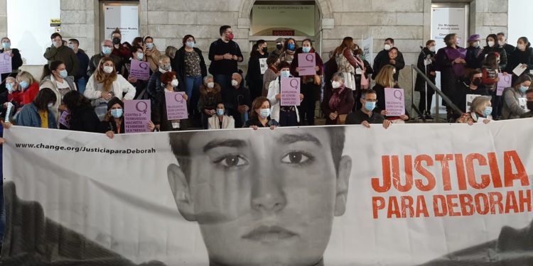 Vigo pide justicia para Déborah y su familia grita desesperada: «Es vergonzoso que sigamos así»