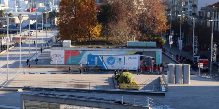 El área sanitaria de Vigo suma otros 200 positivos y cuatro ingresos más en hospitales