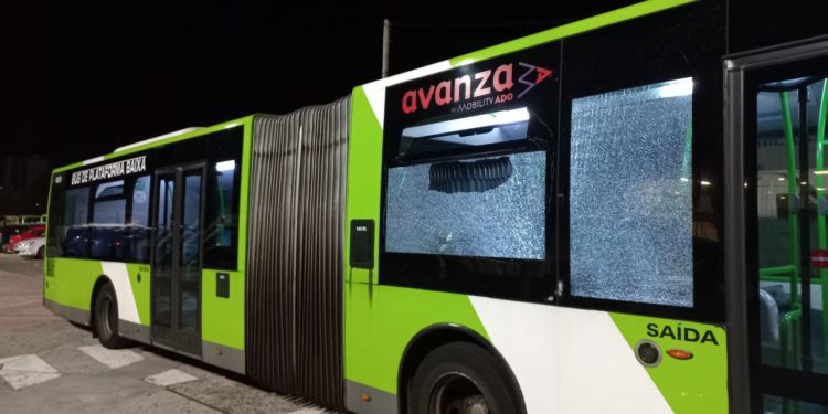 Vitrasa denuncia dos nuevos ataques y la colocación de clavos en las paradas