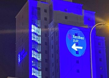 Pruebas de iluminación sobre la Cidade da Xustiza de Vigo