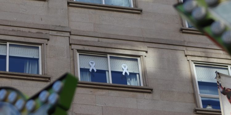 «Non sabemos se hai algún tufillo político, pero vemos unha evidente peste antidemocrática»