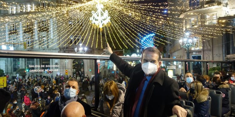El Nadal Bus ya recorre las luces de Vigo