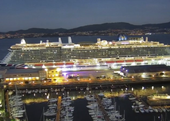 El «Iona» ya está en Vigo para despedir 2021 con luces de Navidad