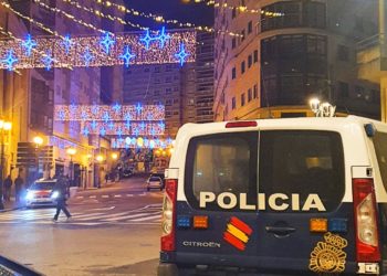 Operativo policial antibotellón para la Nochevieja de Vigo en Príncipe, zona Vialia y alumbrado de Navidad