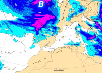 Una profunda borrasca activa los avisos en Galicia por lluvia, viento y mar