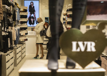 El área sanitaria de Vigo supera los 3.000 casos activos tras rozar los 400 contagios en 24 horas