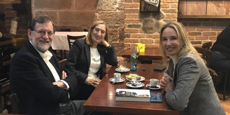 Rajoy presenta su libro en Vigo: «Ojalá hubiera muchos más adultos en la política actual»