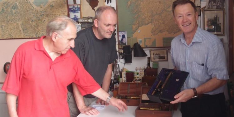 El vigués Tomás Camacho logra el reconocimiento a la joya de Leeuwenhoek descubierta bajo el lodo