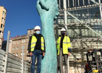 Un ‘Acuerdo Justo’ preside la plaza pública de la Ciudad de la Justicia de Vigo