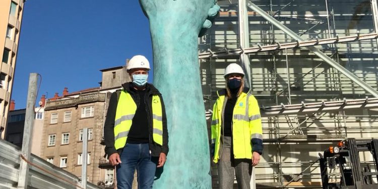 Un ‘Acuerdo Justo’ preside la plaza pública de la Ciudad de la Justicia de Vigo