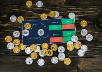 Analistas siguen optimistas tras caída del precio del Bitcoin, aseguran que está “en oferta”