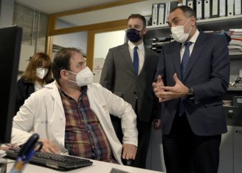 La Xunta pide a los sospechosos de Covid-19 que no acudan a los centros de salud