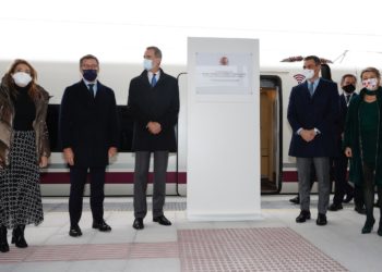 La alta velocidad ferroviaria pisa Galicia al llegar a A Gudiña y Ourense