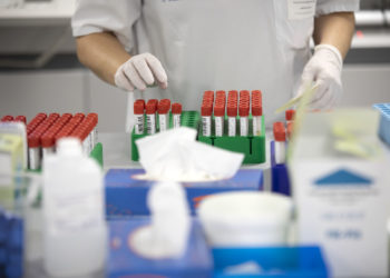 Tres nuevos positivos en Vigo elevan a doce los casos de la variante ómicron en Galicia