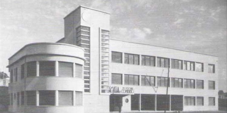 Cien años de la Escuela de Comercio