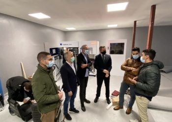 Prótesis personalizadas de polietileno y titanio desde Porto do Molle para todo el mundo