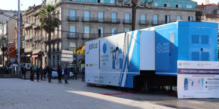 El área sanitaria de Vigo alcanza el medio centenar de hospitalizados por Covid-19