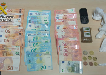 El olor a marihuana delata a un conductor en Tui