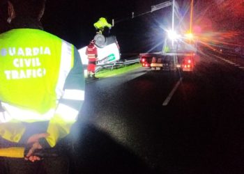 Tres heridos al volcar una furgoneta en la Autovía Rías Baixas