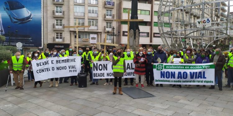 Grito unánime del rural vigués contra el vial de Beade y cruces por el patrimonio