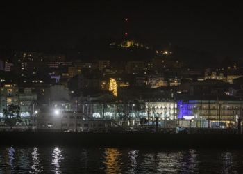 La mayor fiesta flotante con las mejores vistas de la Navidad: el Barco do Nadal arrasa en Vigo