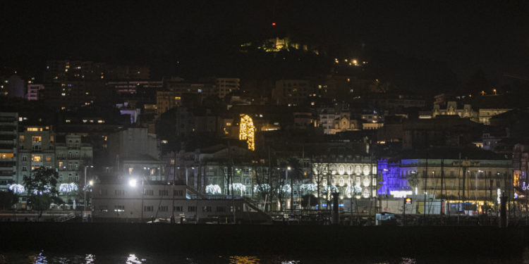 La mayor fiesta flotante con las mejores vistas de la Navidad: el Barco do Nadal arrasa en Vigo