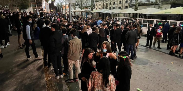 Nochevieja en Vigo con botellones e incidentes por petardos
