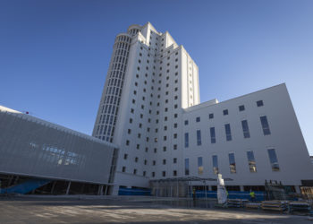 La extraordinaria recuperación del «Pirulí» como Ciudad de la Justicia de Vigo