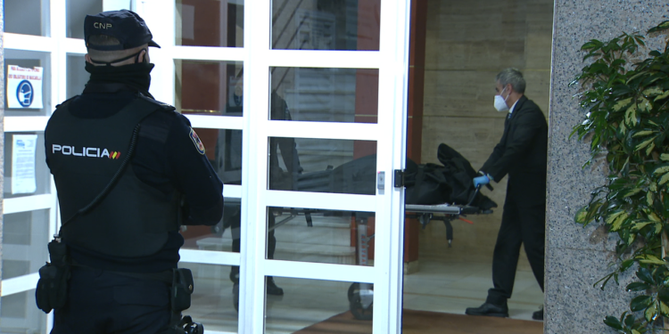 Detenido por homicidio el joven que portaba la documentación del hombre hallado muerto en Vigo