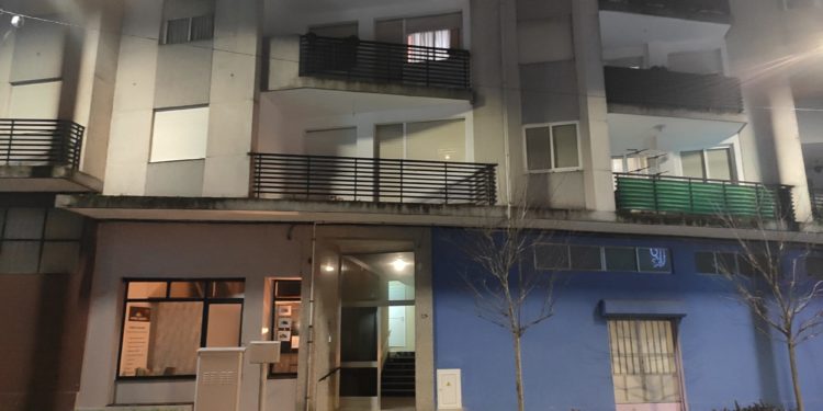 Hallan muerto a un matrimonio, el hombre con heridas de arma blanca, en Vigo