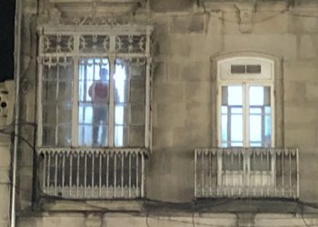 El vigilante de la plaza