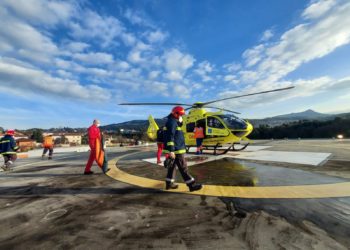Evacuada en helicóptero una joven que se cortó con una motosierra en O Rosal