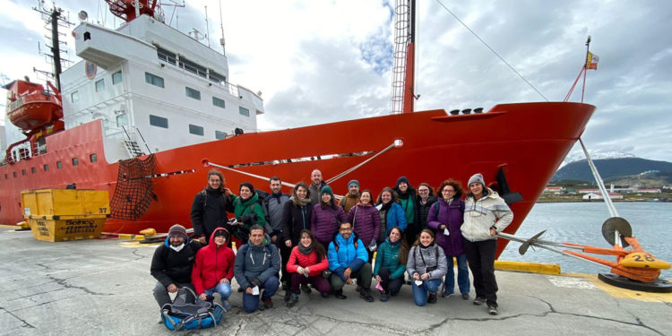 Investigadores da UVigo e do CSIC estudarán o impacto dos contaminantes de orixe humana na Antártida