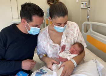 María, primer bebé nacido en Vigo en 2022; Iker, primero de Galicia