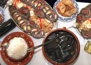 La lamprea, el «monstruo» del río Miño, regresa a las mesas de Arbo