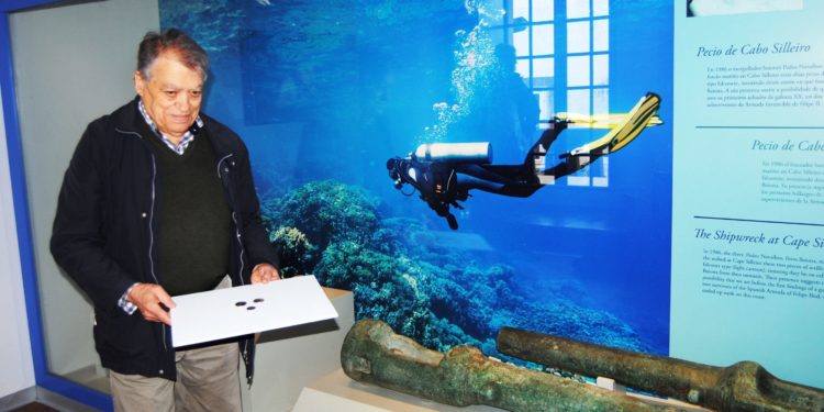 Donación monedas arqueología submarinismo Pedro Novalbos