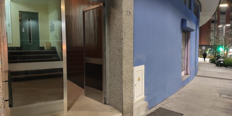 Hallan muerto a un matrimonio, el hombre con heridas de arma blanca, en Vigo