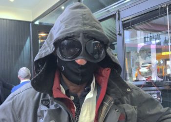 abrigo Covid-19 gafas chaquetón barbour