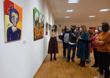 Velloso reivindica con «Expresiomixta» á muller galega desde a Sala Rosalía de Vigo