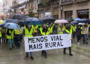 Vecinos de Beade, Bembrive, Castrelos y Sárdoma marchan contra el nuevo vial: “Non ás aberracións”