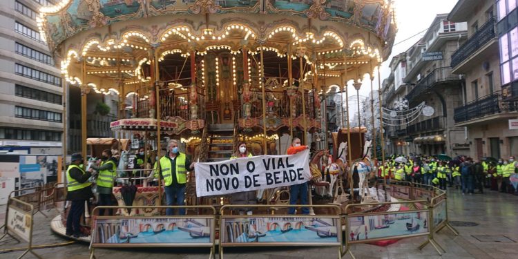 Urbanismo se reunirá con la plataforma de afectados por el vial de Beade