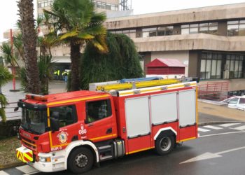 Susto en el ayuntamiento de Vigo al incendiarse un coche en el garaje