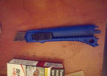 Detenido en Vigo por amenazar con un cúter a su compañera de piso y a la policía