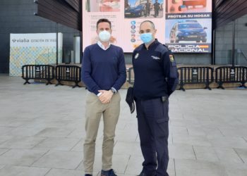 Consejos de seguridad en pantalla gigante en el Vialia Vigo