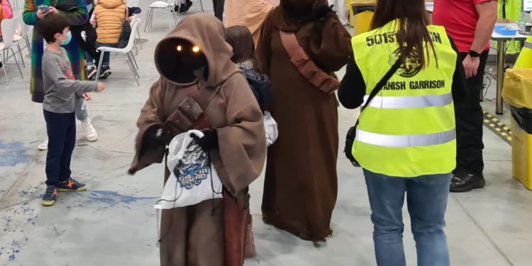 La incidencia a 7 días baja en el área sanitaria de Vigo pese a rozarse los 900 positivos