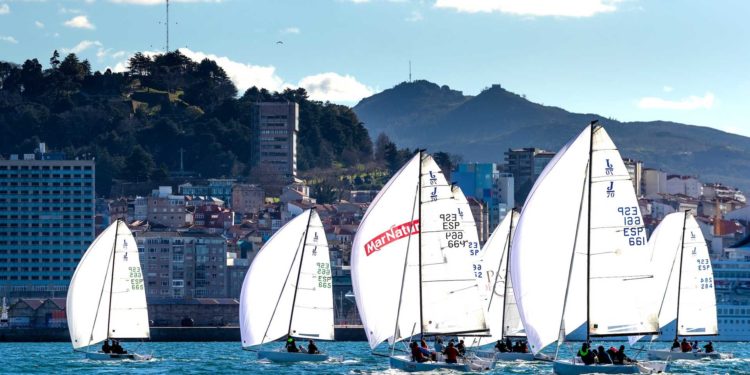 El «Marnatura» se hace fuerte en la ría de Vigo