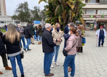 El PP de Vigo continúa su recorrido por la ciudad con parada en la Praza de América